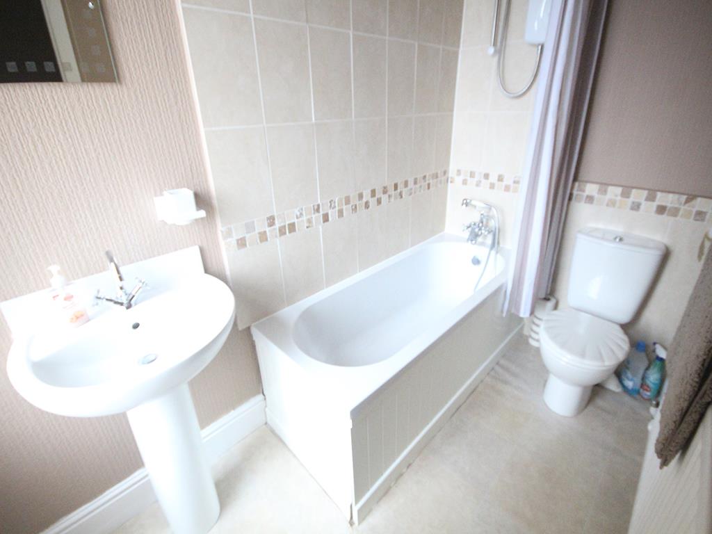 3 bedroom end terrace house To Let in Foulridge, Colne - IMG_4015.jpg